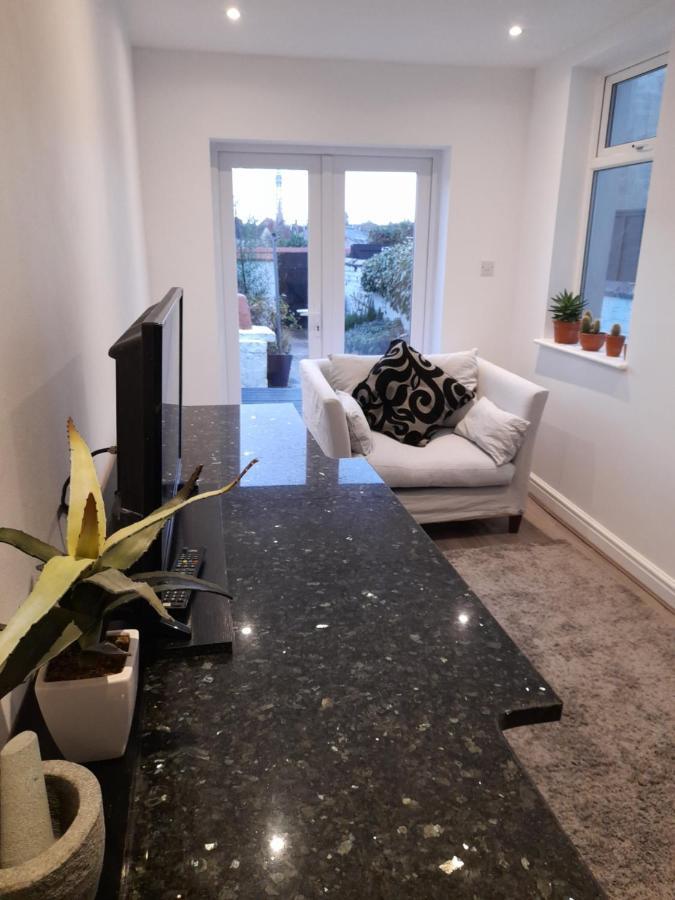 Fabulous Terrace Cottage Blackpool Exterior photo